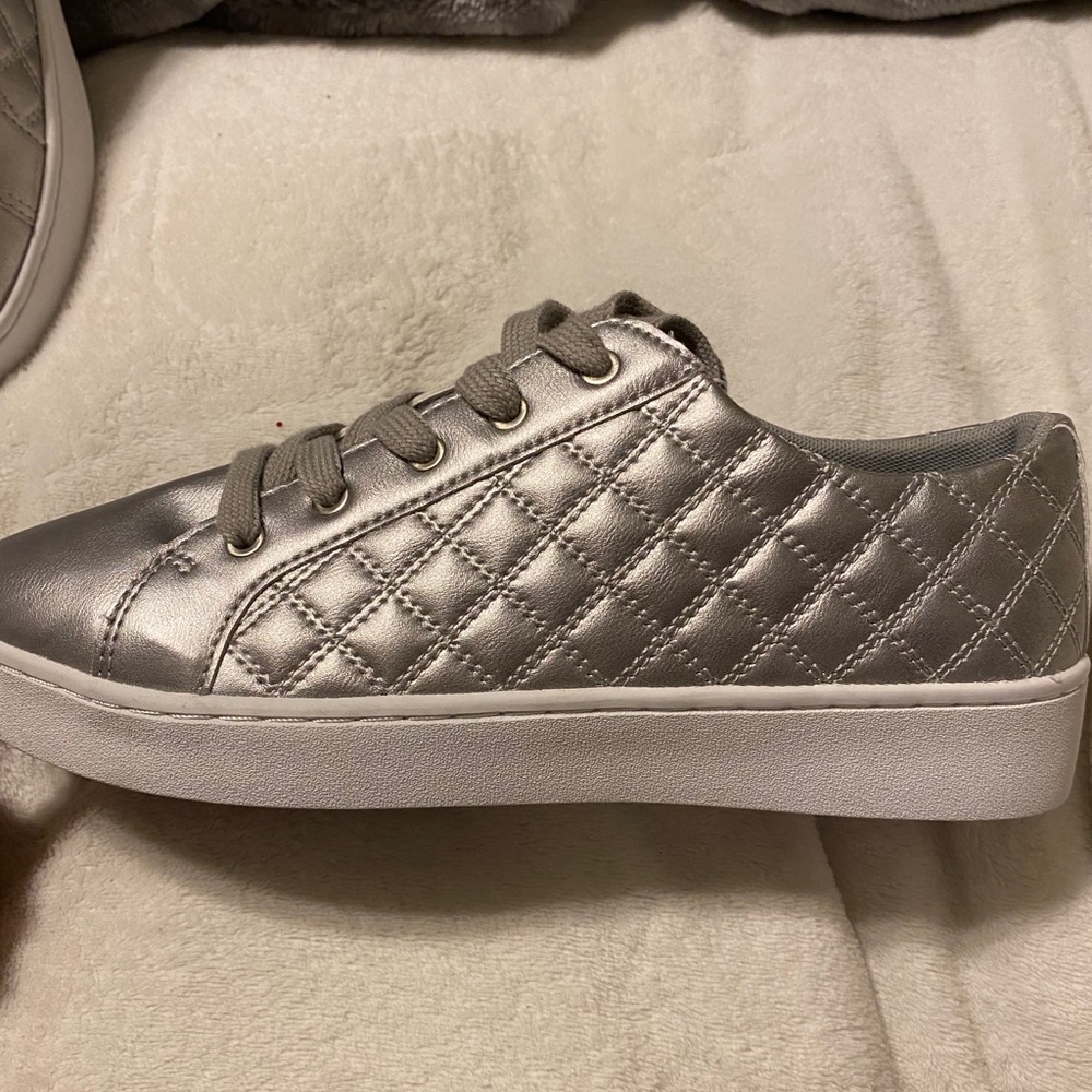 Isaac Mizrahi Sneakers